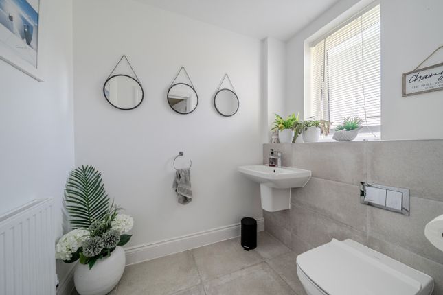 4, Fishers Wood Grove, Bromley photo 4