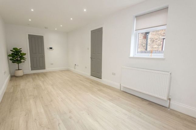 Ground Floor Flat, 28 Whittington Road, London photo 5