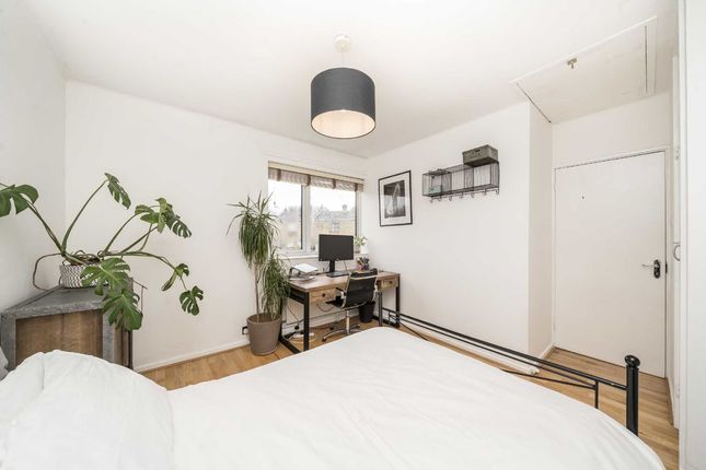 Property to rent in Foxborough Gardens, London