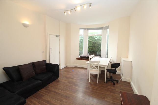 Mackintosh Place, Cardiff photo 2
