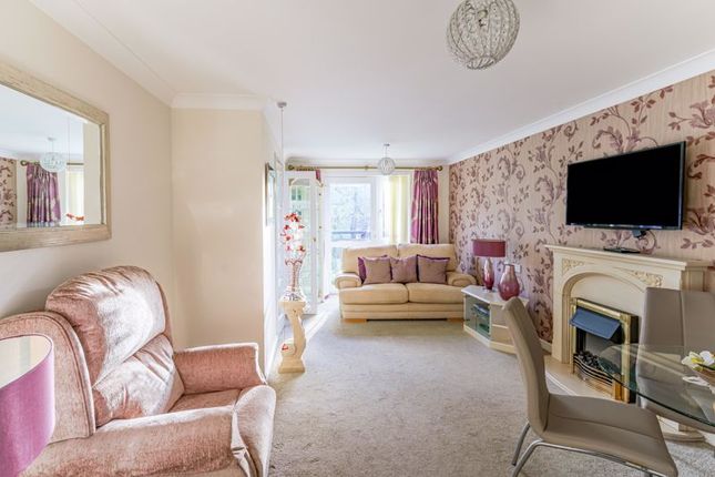 Flat for sale in Mitchell Court, Horley