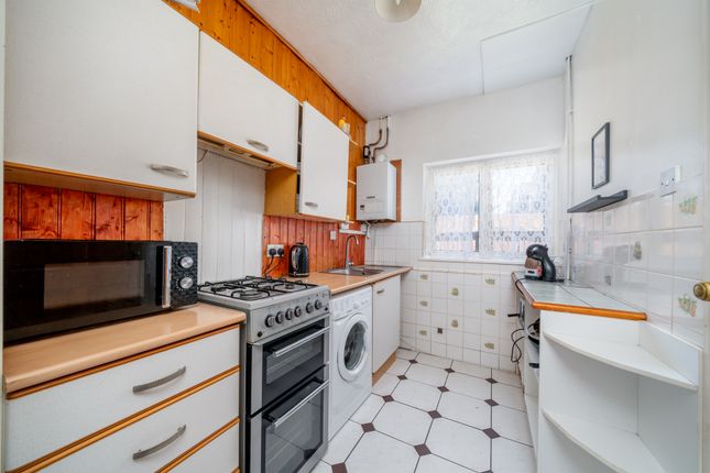 11 Lester Mews, Frederick Street, Luton photo 5