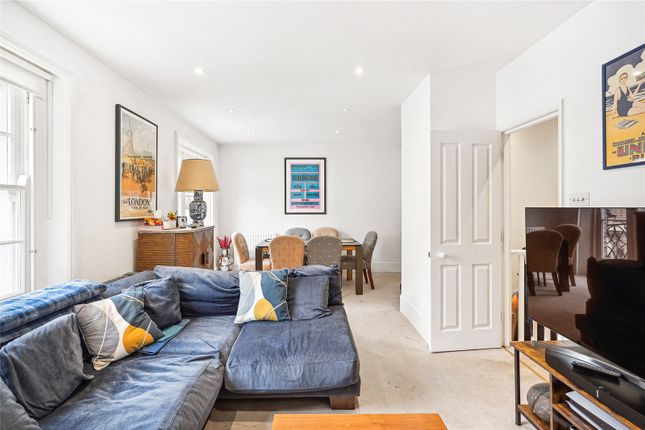 Thumbnail Flat to rent in Queen's Gate Mews, London