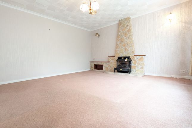 30 Lakeside Gardens, Merthyr Tydfil photo 3