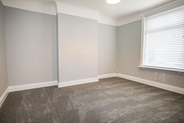 72 Stanfield Road, Bournemouth photo 3