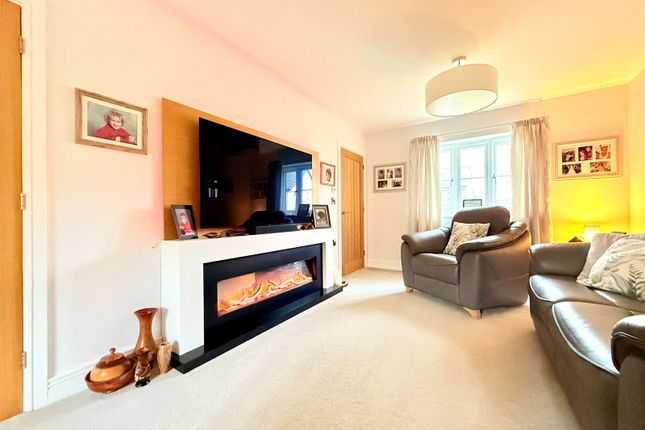 10, Ash Tree Close, Truro photo 4