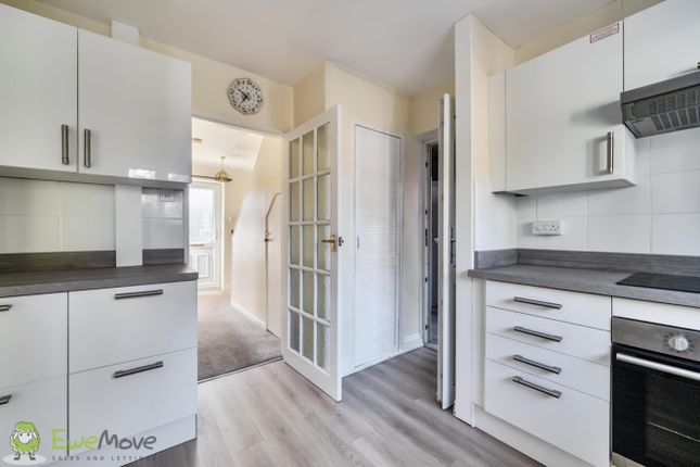25, Long Grove, Tadley photo 3