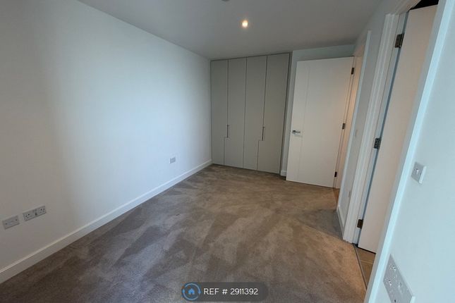 Apt  Dunton Apartments River View, Brigadier Walk, London photo 4