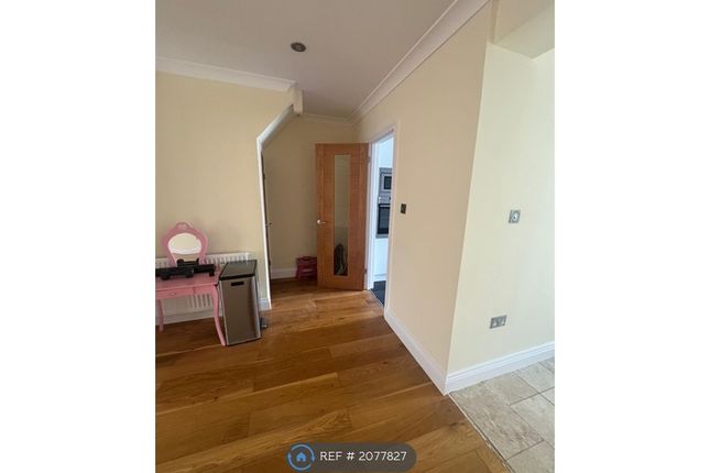 Rayners Lane, Harrow photo 4