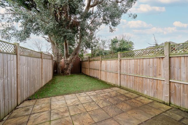 12a, Golden Manor, Hanwell photo 4