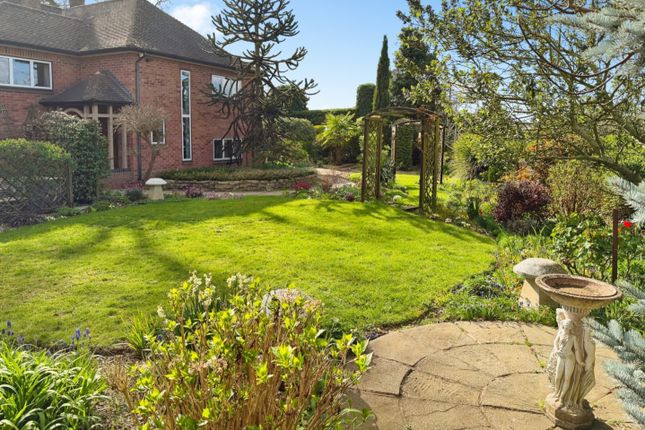 The Willows, 3 Court Meadow, Worcester photo 3