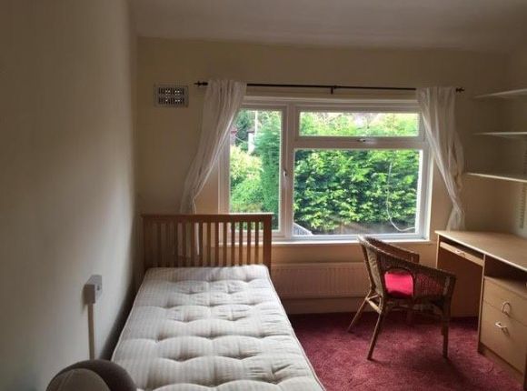 Thumbnail Room to rent in Chase Road, Epsom, Surrey