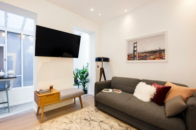 1-bed flat on Monmouth Street, London, £749,000