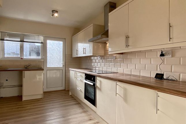 Terraced house to rent in Penrhiw Road, Morriston, Swansea