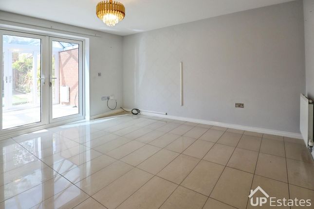 12, Lifeguard Mews, Coventry photo 4
