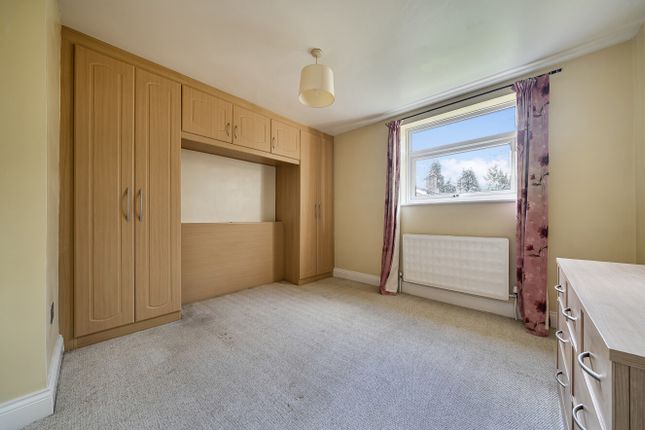 61, Paddock Close, Dartford photo 4