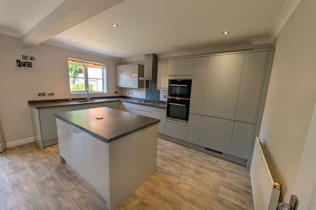 3 Hubbards Close, Saxmundham photo 2