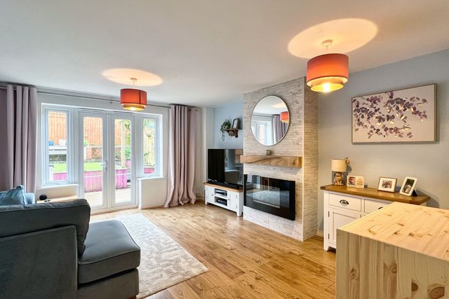 11 Gerddi'r Briallu, Bridgend photo 2