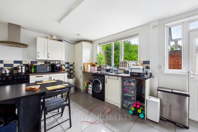 6, Wilson Avenue, Wrexham photo 3