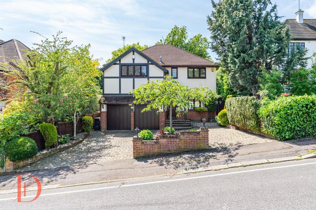 Thumbnail Detached house for sale in Ollards Grove, Loughton