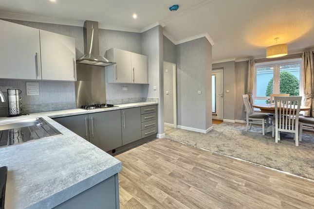 24 Hamble Park, Fleet End Road, Southampton photo 3