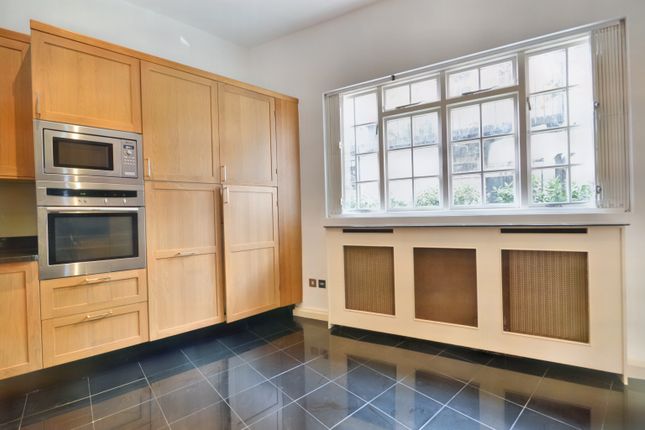 Mews house for sale in Dove Mews, London