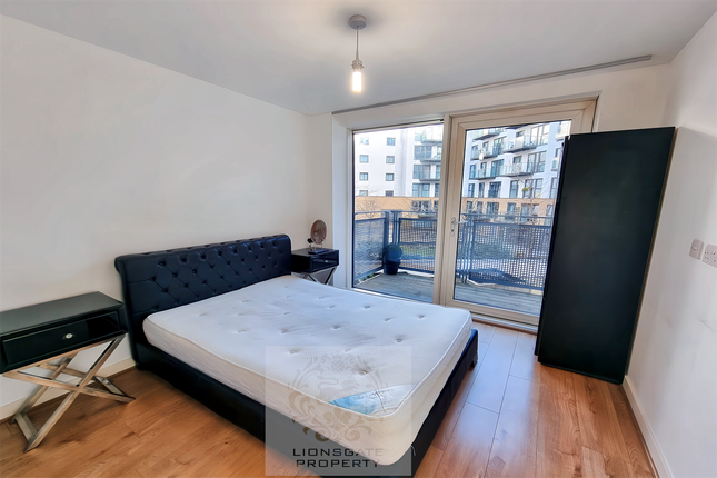 Flat 104/Washington Building, Deals Gateway, London photo 5