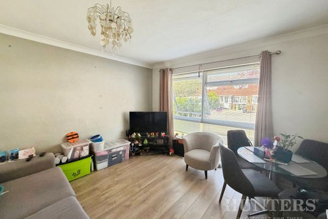 1 Laughton Court, Chiswick Close, Beddington photo 2