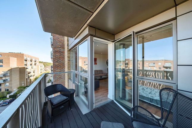 2-bed flat on Flat 16 Compass Court, High Street, Compass Court High Street, London, £525,000