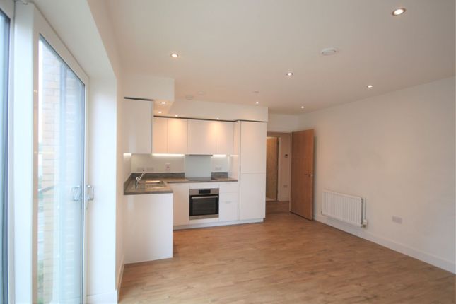 Stirling Drive, Luton photo 3