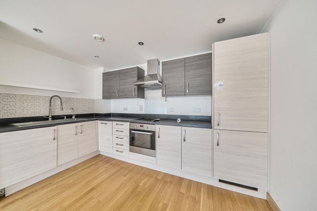 Flat 19 Pisces Court, Zodiac Close, Edgware photo 4