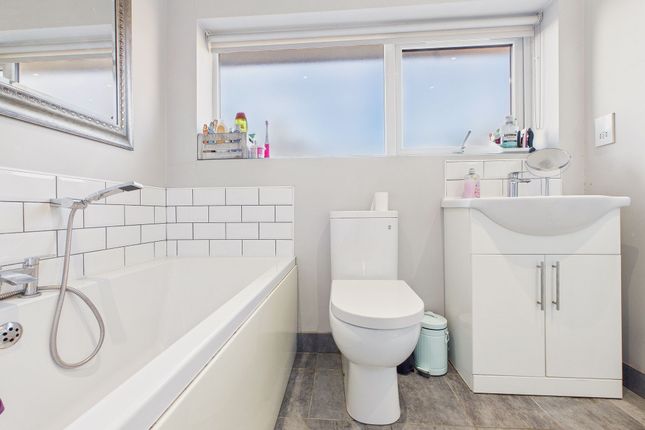 2 Berkdale Road, Gateshead photo 3