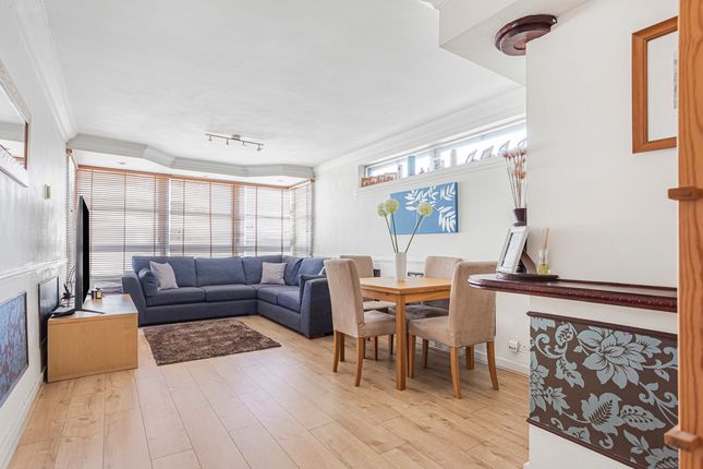 Flat 22, Isobel House,, Staines Road West, Surrey photo 2