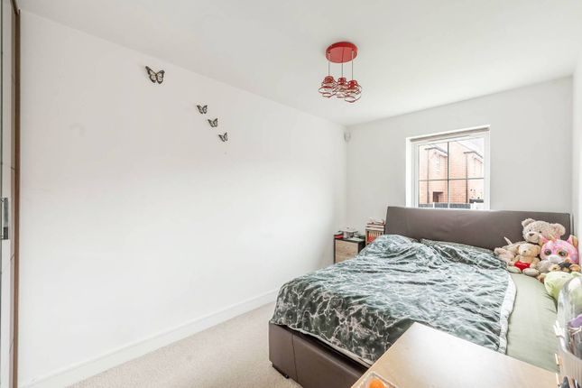 Hubert Crescent, Bushey photo 4