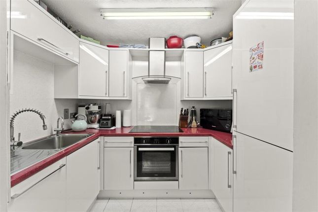11, Westcombe Lodge Drive, Hayes photo 2