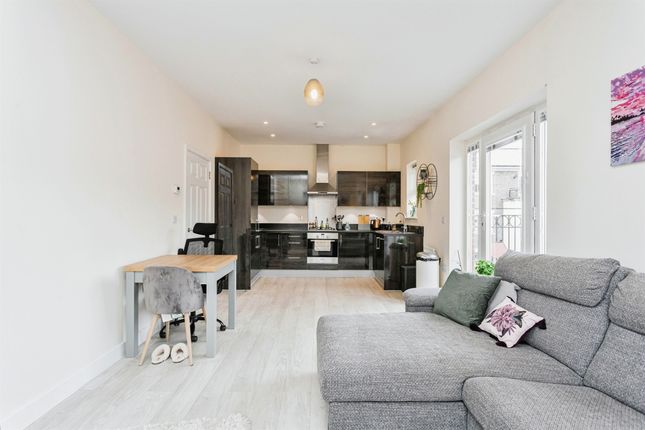 Flat for sale in Chandlers Field Drive, Haywards Heath