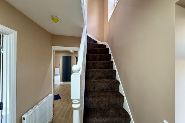 75 Raleigh Avenue, Hayes, Hayes photo 4
