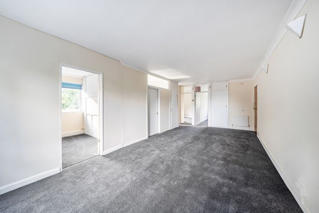 4 Amberdene,, Uxbridge Road, Stanmore photo 3