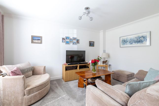 36, Clunie Way, Perth photo 2