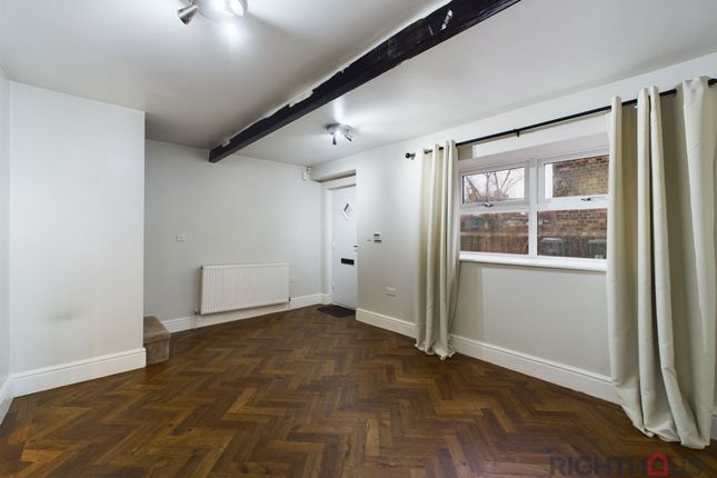 66 Fair Road, Bradford photo 2