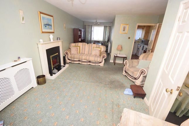 32, Coniston Close, Birmingham photo 4
