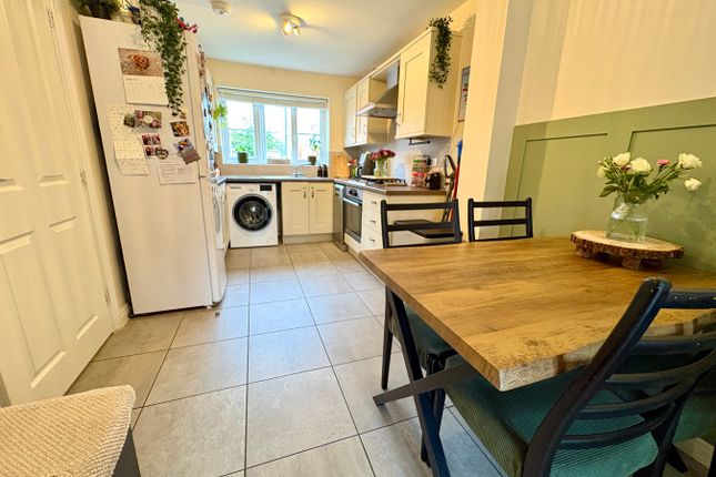 2, Ellis Close, Leicester photo 3