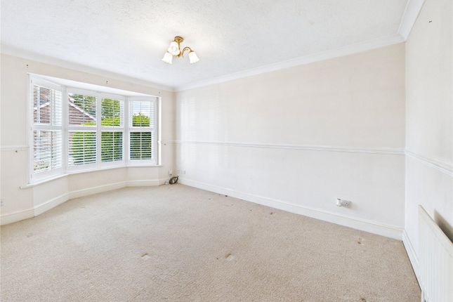 5, Sawkins Close, Colchester photo 4