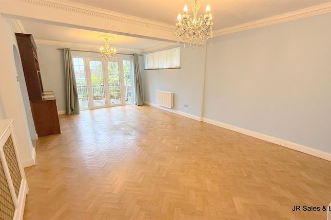 46, Plough Hill, Potters Bar photo 2