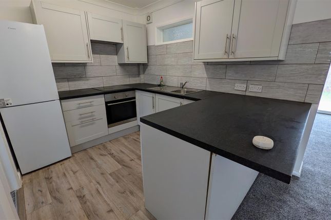 14, Bullwell Crescent, Waltham Cross photo 5