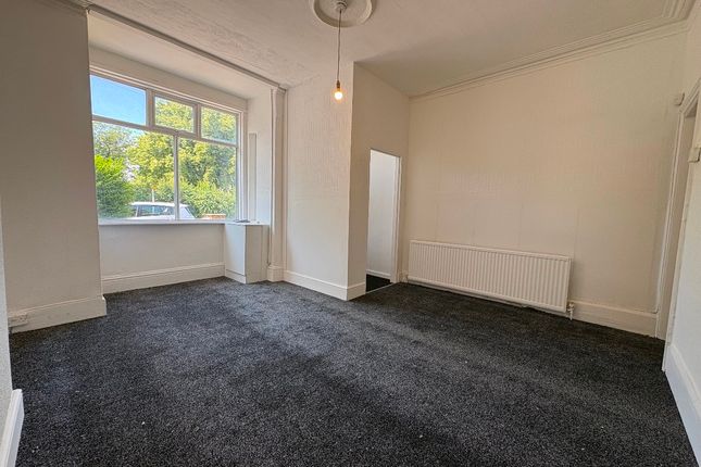 82 Hanover Street, Rochdale photo 3