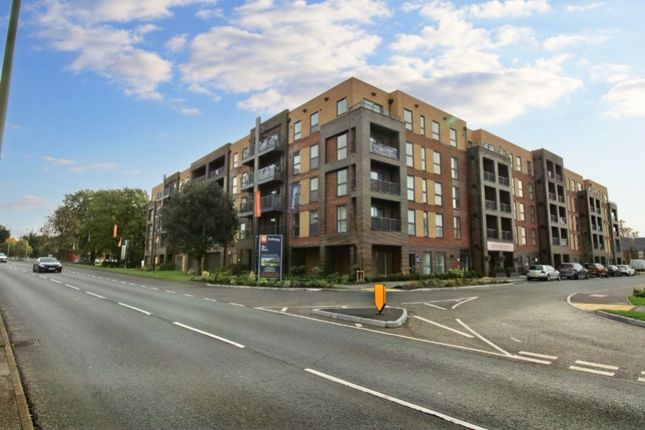 Flat to rent in Moorfield Place, Farnborough, Hampshire
