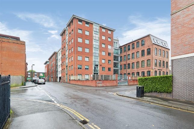 Flat to rent in Raleigh Street, Nottingham