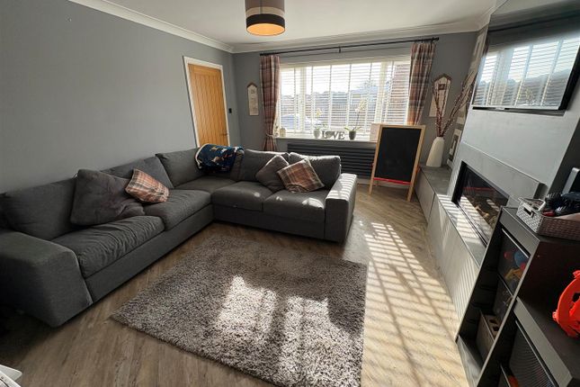 34, Dunmore Avenue, Bradford photo 2