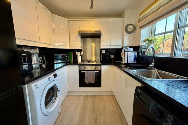 10 Castell Llwyd, Hengoed photo 3